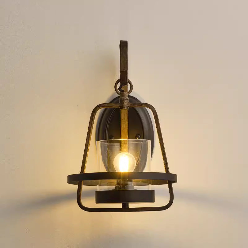 Applique murale en verre à 1 lumière avec cadre en fer trapézoïdal de style ferme traditionnelle pour salle à manger 