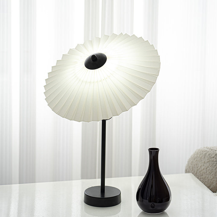 Lampe de table 1 lumière en tissu plissé nordique contemporain conique en métal pour chevet 