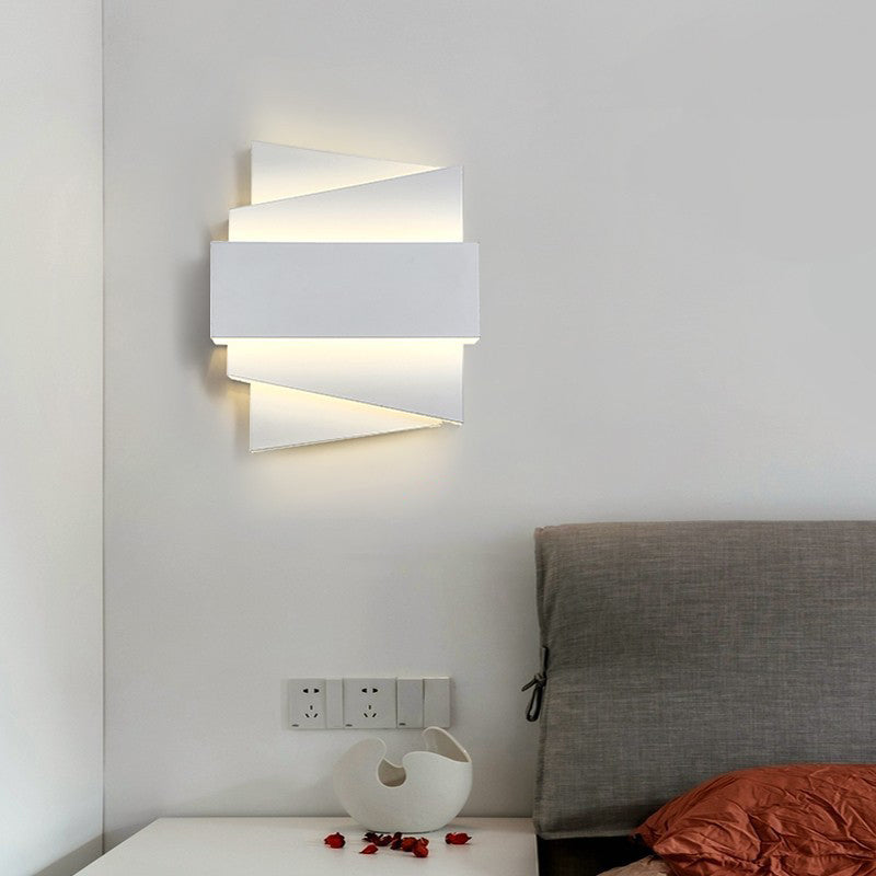 Applique Murale LED Carrée Irrégulière Géométrique en Fer Simplicité Contemporaine pour Salle à Manger 