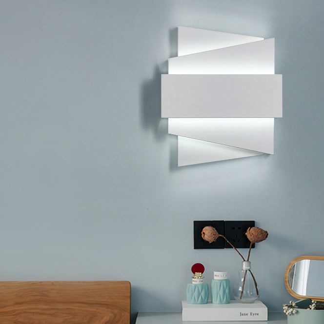Applique Murale LED Carrée Irrégulière Géométrique en Fer Simplicité Contemporaine pour Salle à Manger 