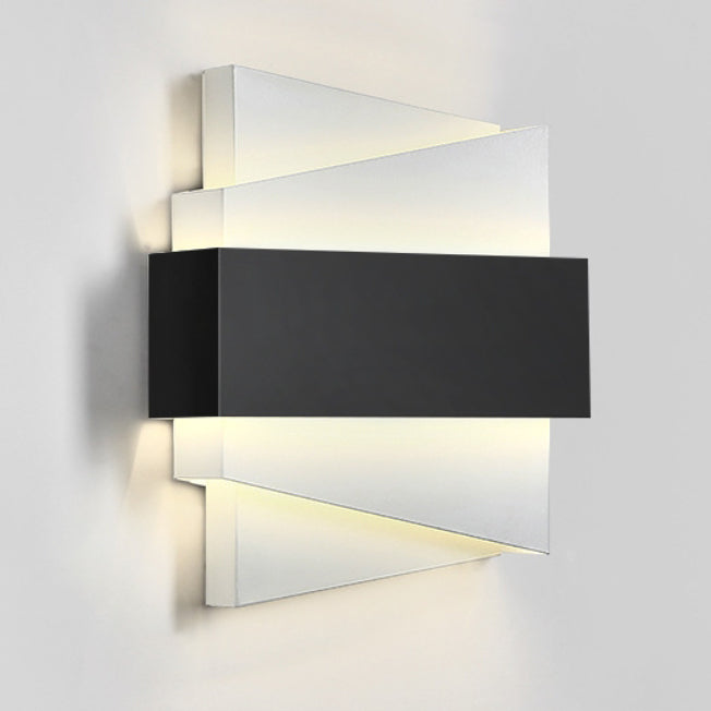 Applique Murale LED Carrée Irrégulière Géométrique en Fer Simplicité Contemporaine pour Salle à Manger 