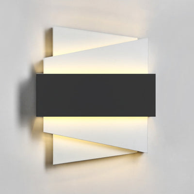 Applique Murale LED Carrée Irrégulière Géométrique en Fer Simplicité Contemporaine pour Salle à Manger 