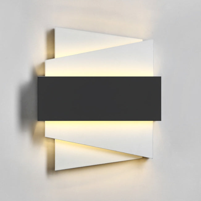 Applique Murale LED Carrée Irrégulière Géométrique en Fer Simplicité Contemporaine pour Salle à Manger 