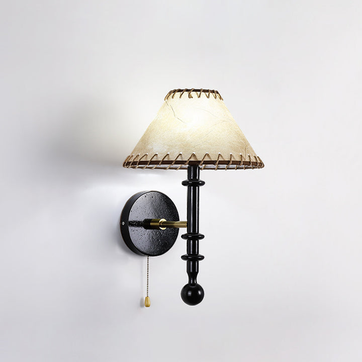 Traditionelle französische Stoffkegel-Lampenschirm-Wandleuchte aus Eschenholz mit 1 Licht für das Schlafzimmer 