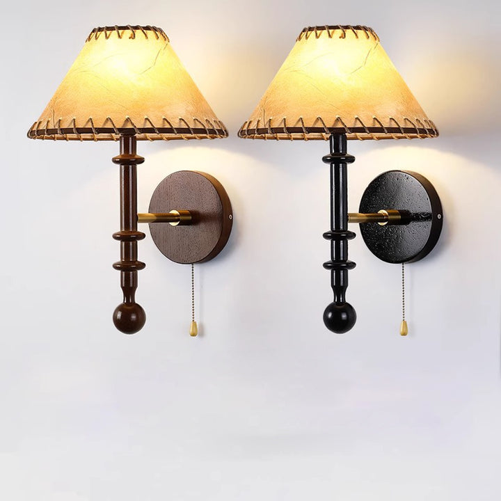 Traditionelle französische Stoffkegel-Lampenschirm-Wandleuchte aus Eschenholz mit 1 Licht für das Schlafzimmer 
