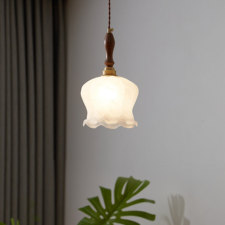 Suspension lumineuse contemporaine rétro en bois massif avec abat-jour en verre pour salle à manger 