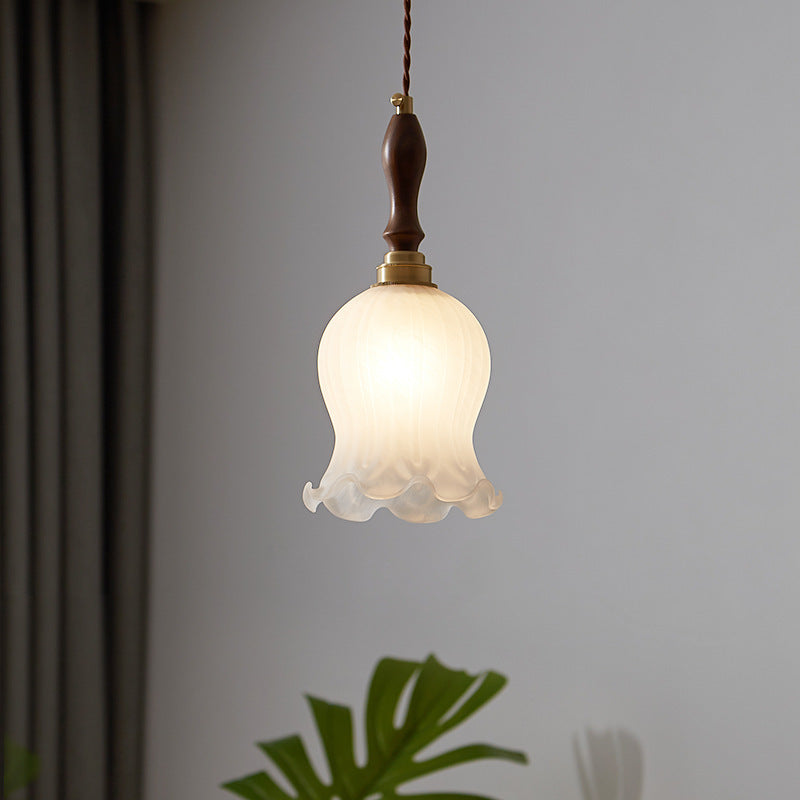 Suspension lumineuse contemporaine rétro en bois massif avec abat-jour en verre pour salle à manger 