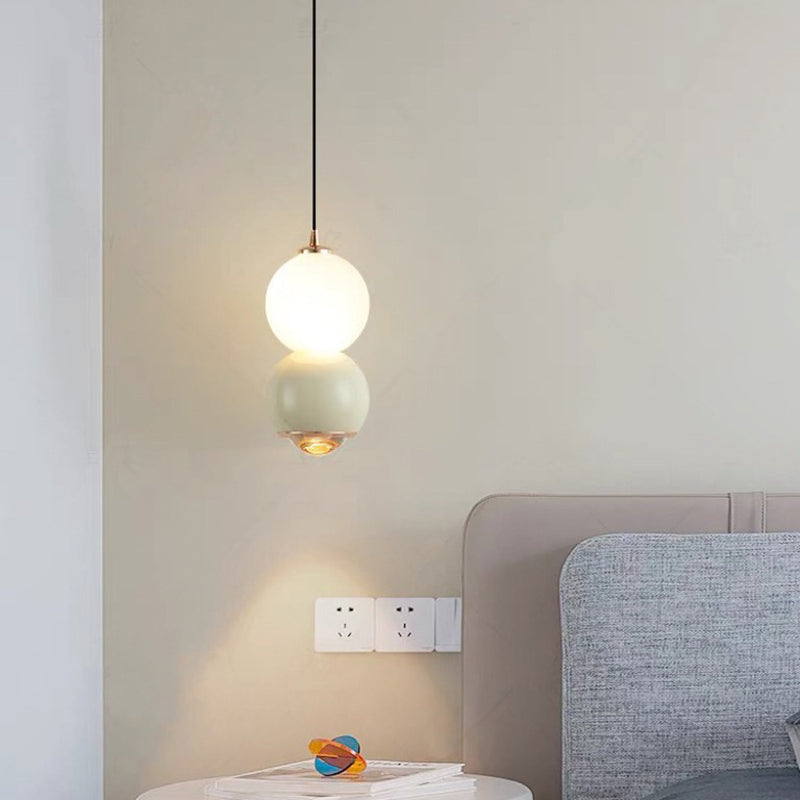 Zeitgenössische skandinavische Aluminiumkugel Acryl LED Pendelleuchte für das Wohnzimmer 