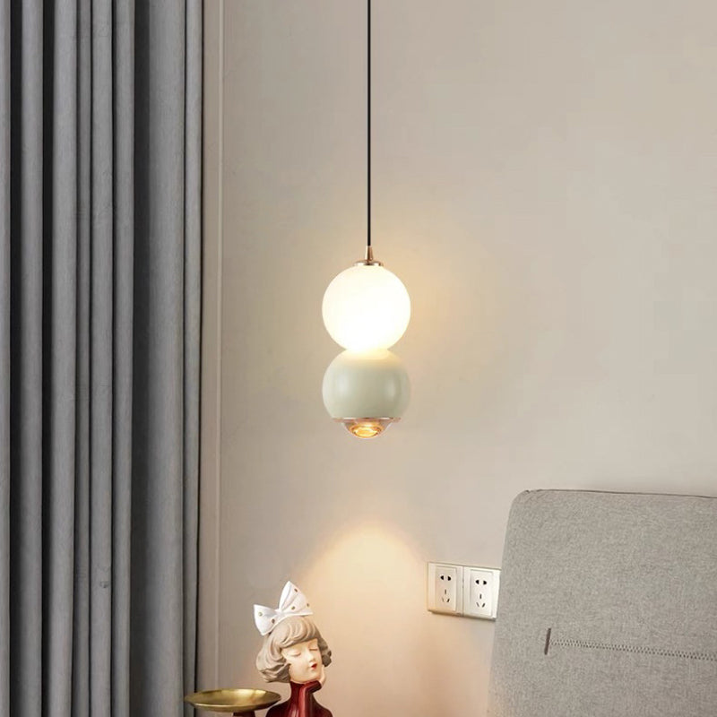 Zeitgenössische skandinavische Aluminiumkugel Acryl LED Pendelleuchte für das Wohnzimmer 