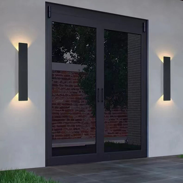 Moderne minimalistische lange Streifen Aluminium Acryl LED wasserdichte Wandleuchte für Außenbereich Terrasse 
