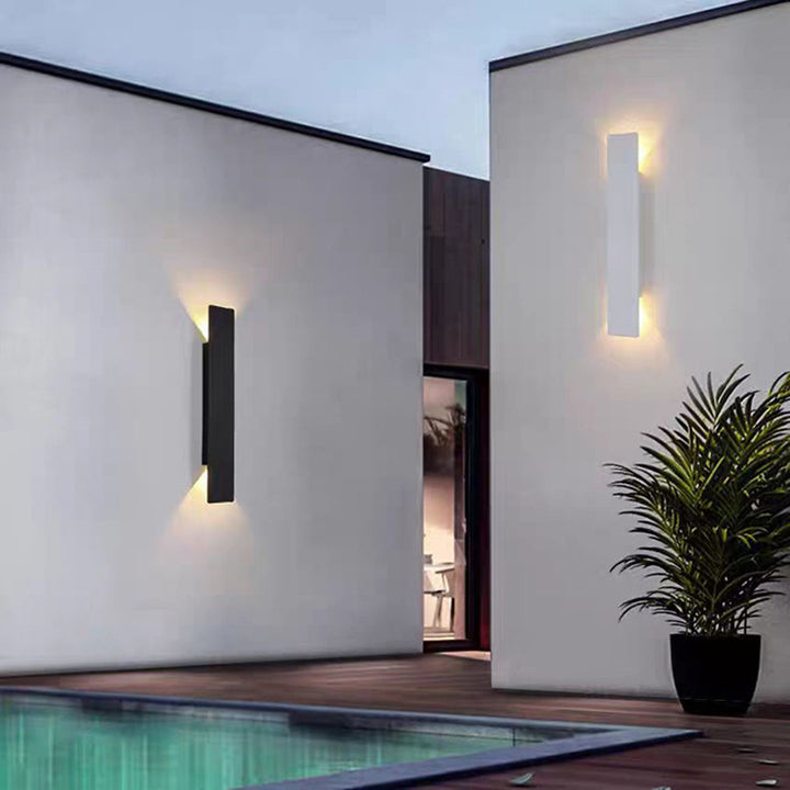 Moderne minimalistische lange Streifen Aluminium Acryl LED wasserdichte Wandleuchte für Außenbereich Terrasse 