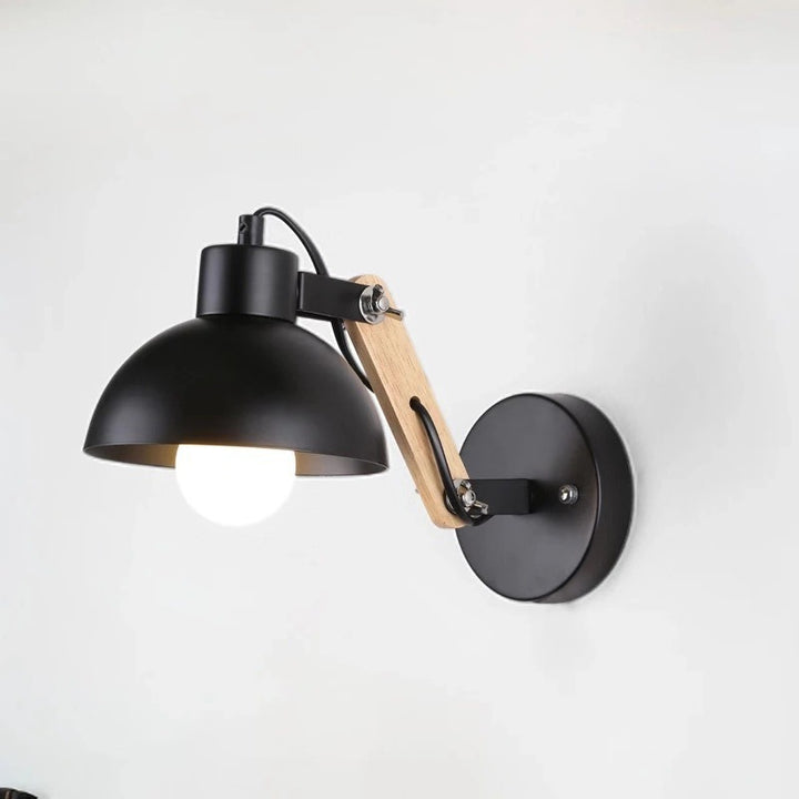 Zeitgenössische Einfachheit Massivholz Eisen Halbkreis 1-Licht Wandleuchte für das Schlafzimmer 