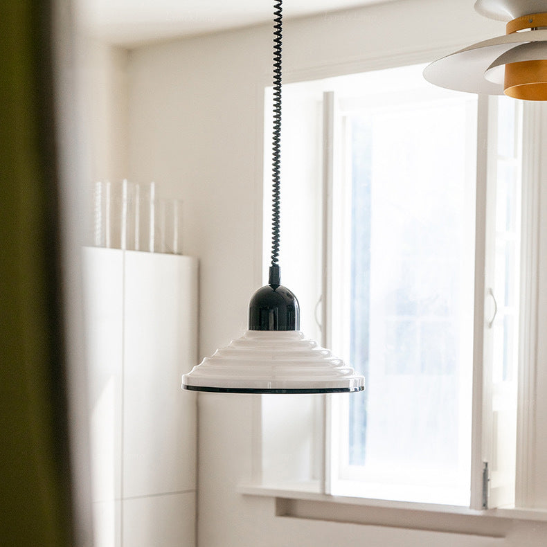 Traditioneller französischer gewellter Glasschirm Kegel 1-Licht Pendelleuchte für Wohnzimmer 
