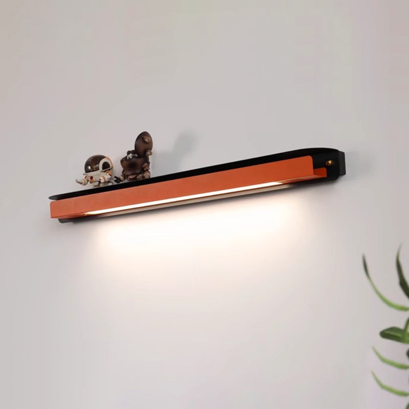 Moderne minimalistische Wandlampe aus Eisen und Acryl mit gerader Linie und LED für das Schlafzimmer 