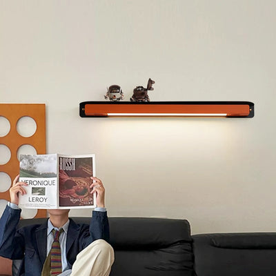 Moderne minimalistische Wandlampe aus Eisen und Acryl mit gerader Linie und LED für das Schlafzimmer 