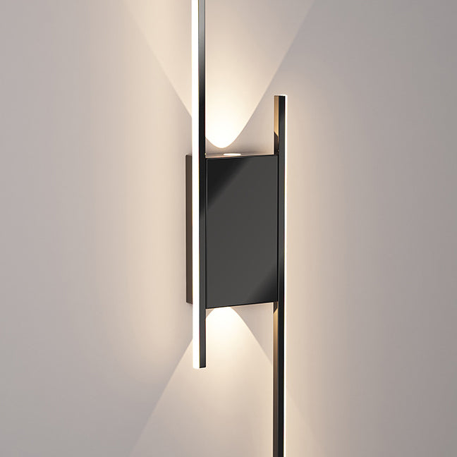 Moderne minimalistische Eisen-Aluminium-LED-Wandleuchte mit geraden Linien für das Schlafzimmer 