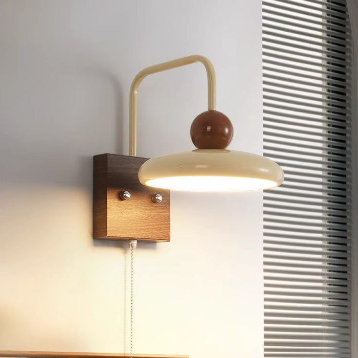 Traditionelle französische Eisen-Walnuss-Holzmaserung Runde LED-Wandleuchte für das Schlafzimmer 