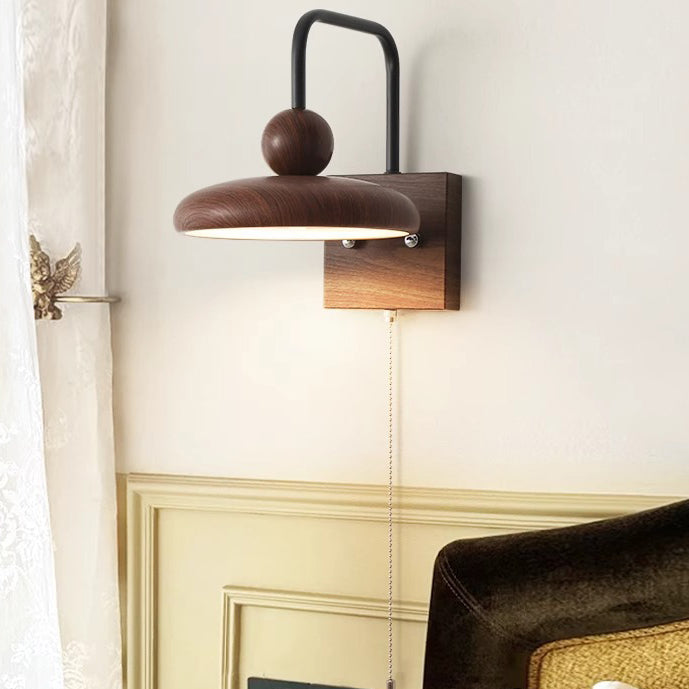 Traditionelle französische Eisen-Walnuss-Holzmaserung Runde LED-Wandleuchte für das Schlafzimmer 