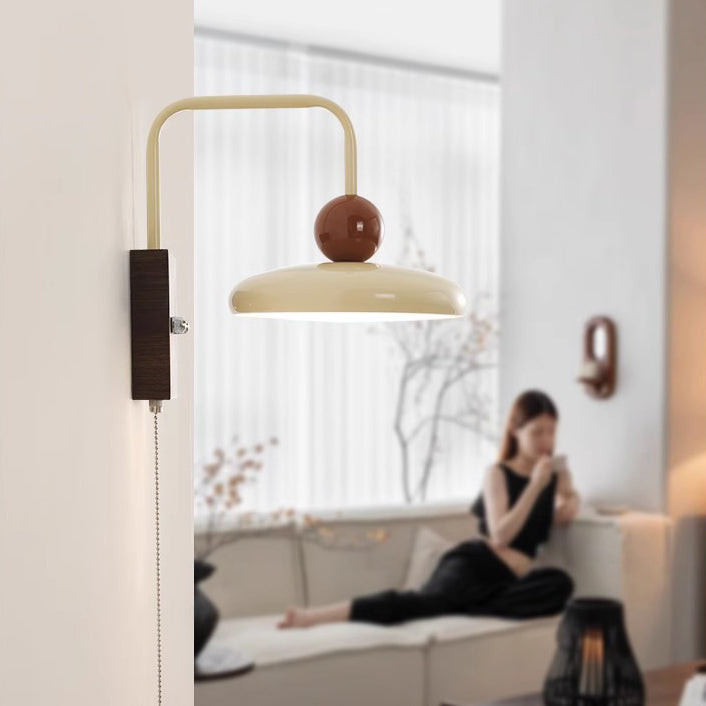 Traditionelle französische Eisen-Walnuss-Holzmaserung Runde LED-Wandleuchte für das Schlafzimmer 