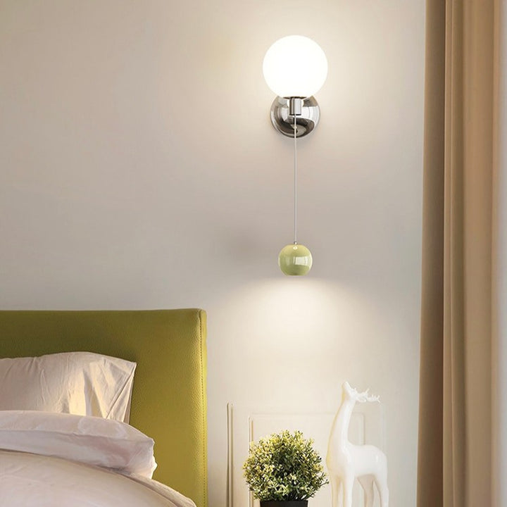 Applique murale LED avec abat-jour sphérique en verre et fer nordique contemporain pour chambre 