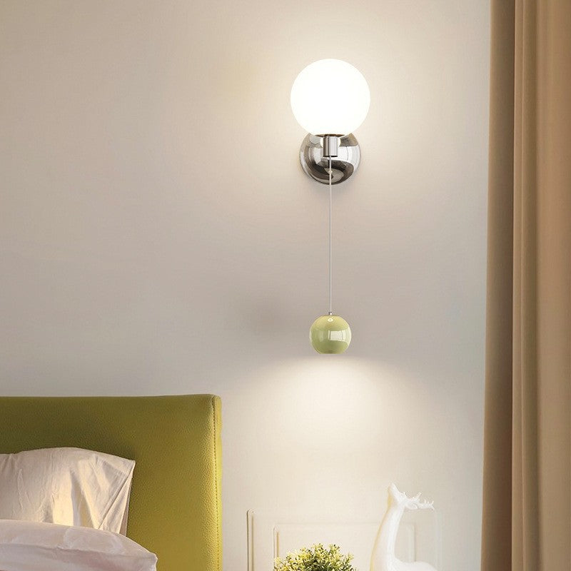 Applique murale LED avec abat-jour sphérique en verre et fer nordique contemporain pour chambre 