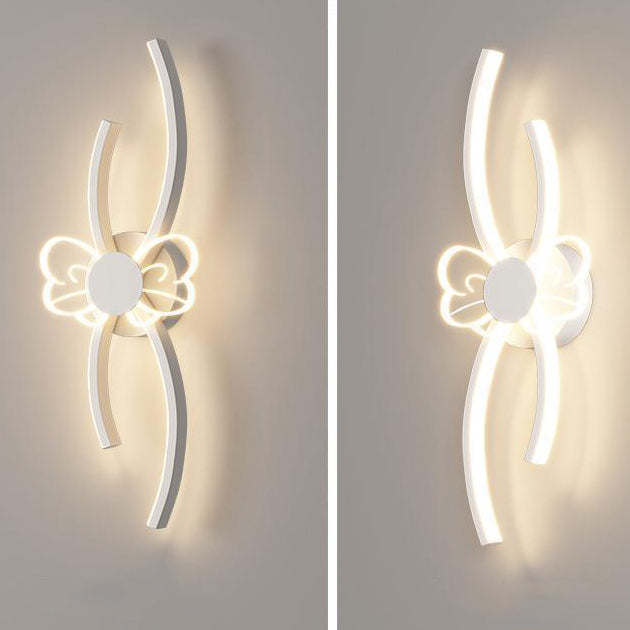 Applique murale LED en fer et acrylique de style Art Déco moderne avec abat-jour en forme de fleur pour chambre 