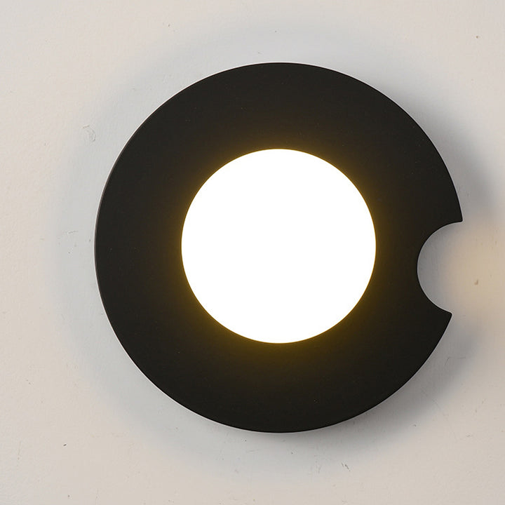 Zeitgenössische skandinavische geometrische Kreis Eisen Glas 1-Licht Wandleuchte für Wohnzimmer 