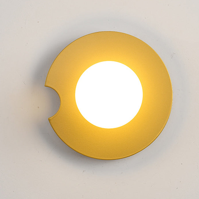Zeitgenössische skandinavische geometrische Kreis Eisen Glas 1-Licht Wandleuchte für Wohnzimmer 