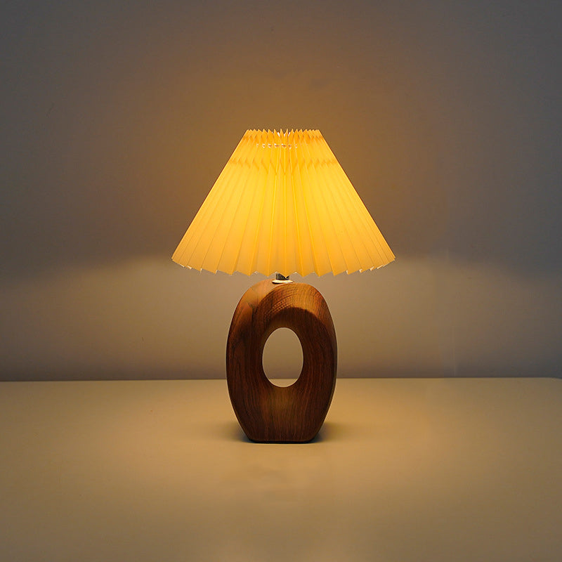Traditionelle japanische plissierte Stoffschirm Holzmaserung Keramikbasis USB LED Tischlampe für den Nachttisch 