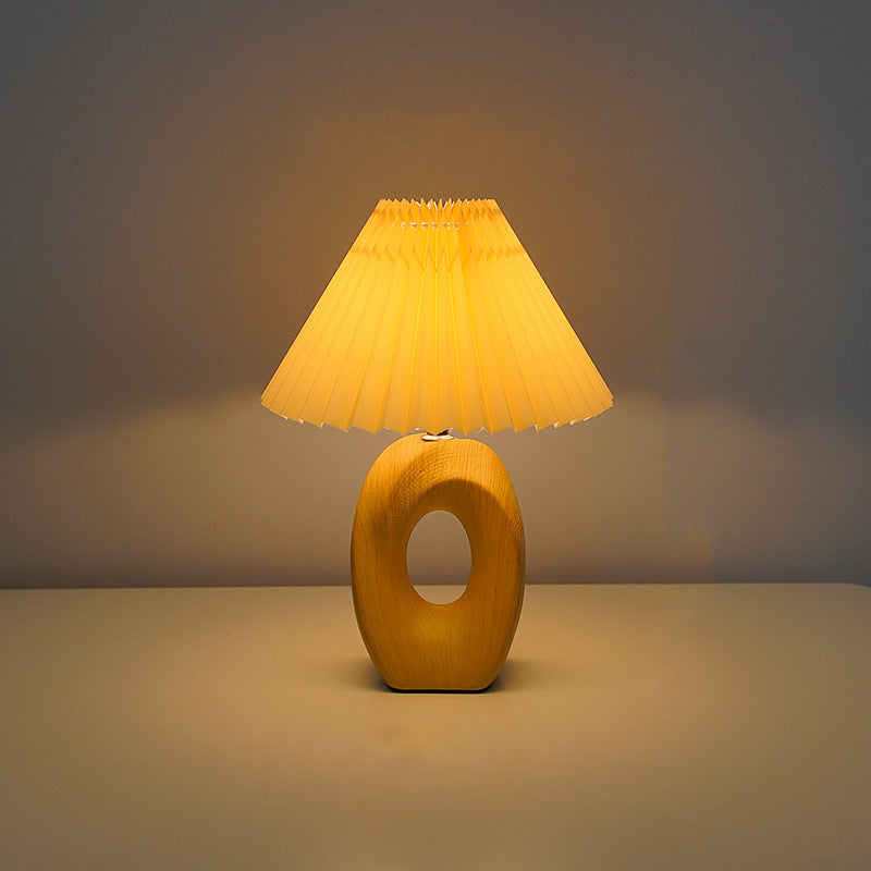 Traditionelle japanische plissierte Stoffschirm Holzmaserung Keramikbasis USB LED Tischlampe für den Nachttisch 