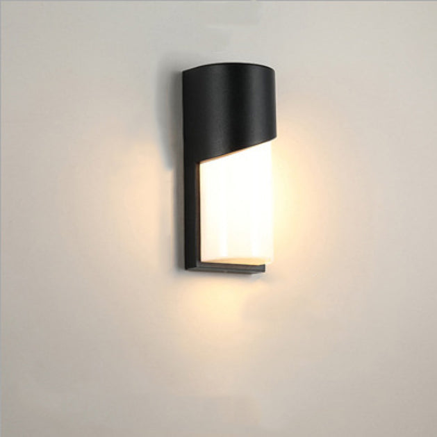 Zeitgenössische industrielle Aluminium-Acryl-Halbkreis-LED-Außenwandleuchte für den Garten 