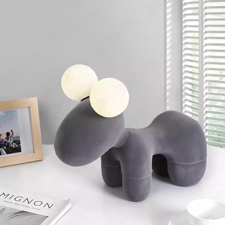 Lampe de table contemporaine créative en résine de poney en peluche enfantine à 2 lumières pour chambre 