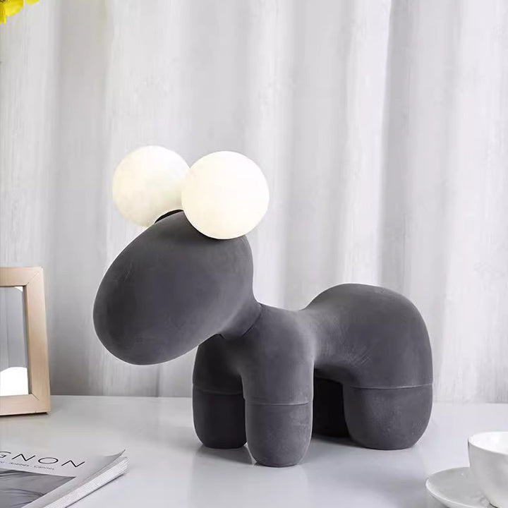 Lampe de table contemporaine créative en résine de poney en peluche enfantine à 2 lumières pour chambre 