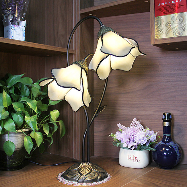 Traditional European Lotus Glass Shade Resin Base 2-Light Table Lamp For Bedroom