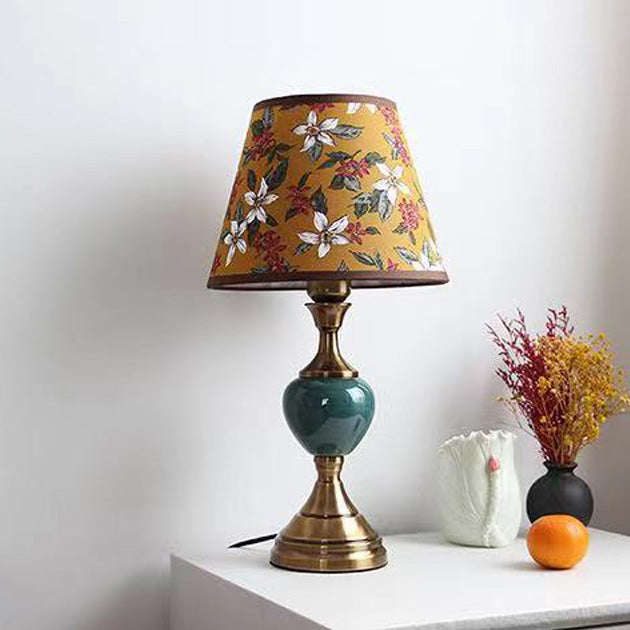 Traditional European Ceramic Hardware Base Fabric Shade 1-Light Table Lamp For Bedroom