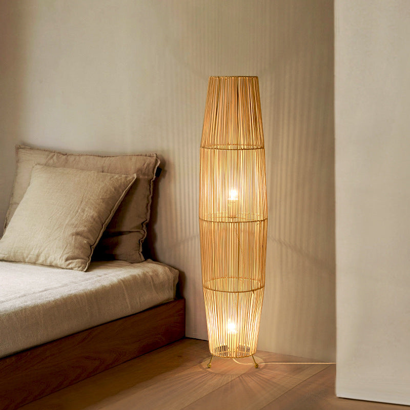 Lámpara de pie tradicional japonesa de tejido de ratán calado con columna de 2 luces para sala de estar 