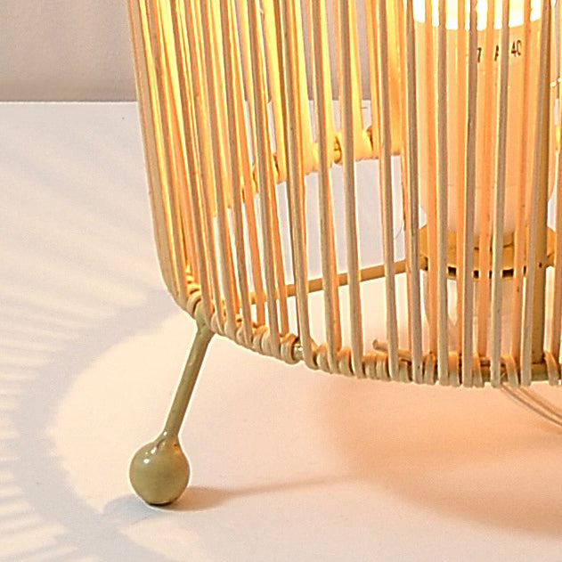 Lámpara de pie tradicional japonesa de tejido de ratán calado con columna de 2 luces para sala de estar 