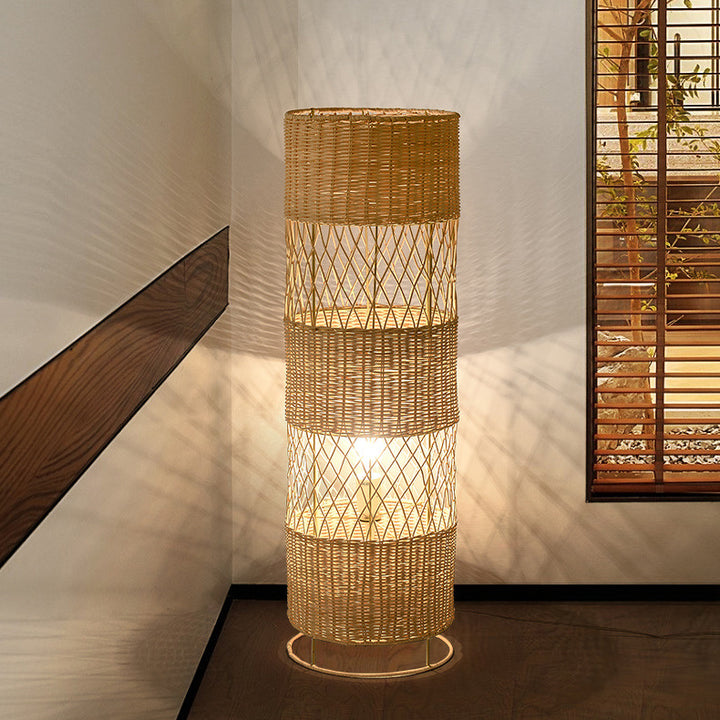 Lampe de sol 1 lumière en rotin ajouré traditionnel japonais pour salon 
