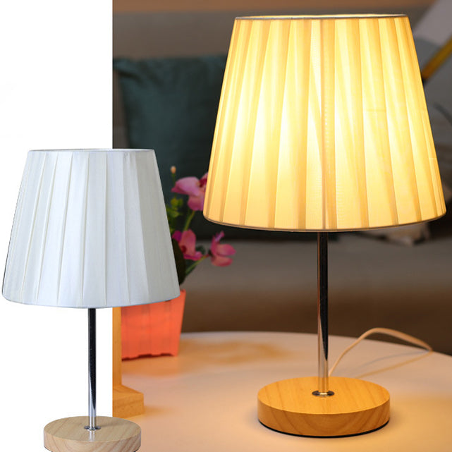 Moderne Einfachheit Stoff Rundschirm Massivholz 1-Licht Tischlampe für das Schlafzimmer 