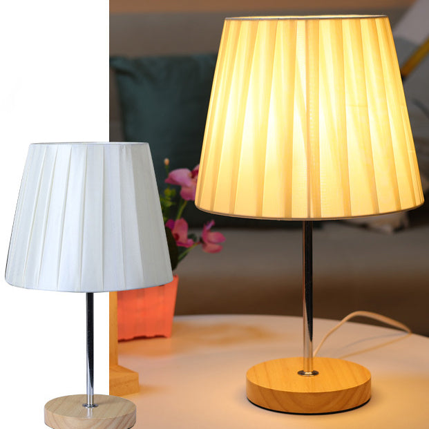 Moderne Einfachheit Stoff Rundschirm Massivholz 1-Licht Tischlampe für das Schlafzimmer 