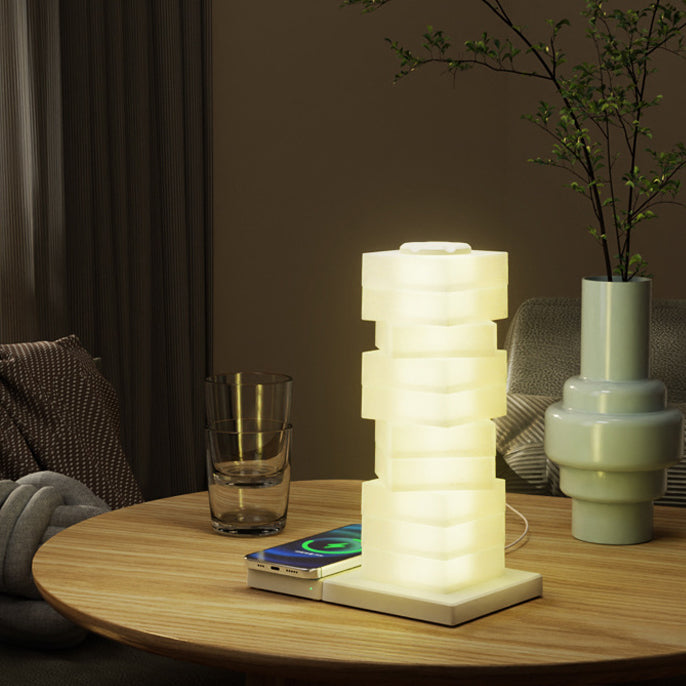 Zeitgenössische kreative Kunststoffwürfel-Stapelung kabellose Lade-USB-LED-Tischlampe für das Schlafzimmer 