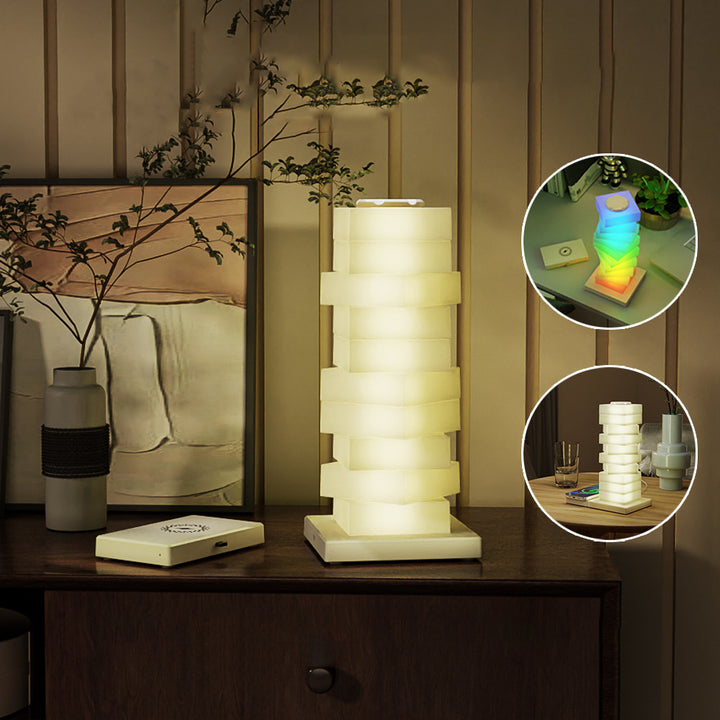 Zeitgenössische kreative Kunststoffwürfel-Stapelung kabellose Lade-USB-LED-Tischlampe für das Schlafzimmer 