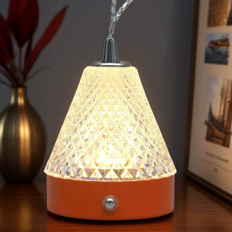 Lampe de table portable LED à chargement USB en acrylique conique et métal pour chambre à coucher 