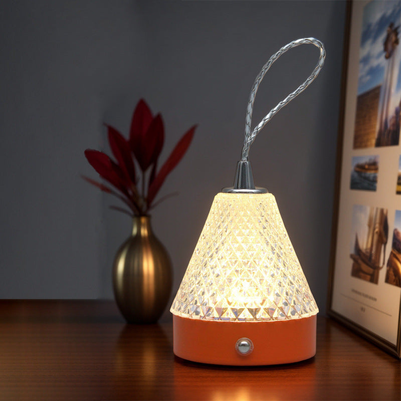 Lampe de table portable LED à chargement USB en acrylique conique et métal pour chambre à coucher 