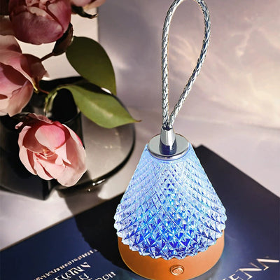 Lampe de table portable LED à chargement USB en acrylique conique et métal pour chambre à coucher 
