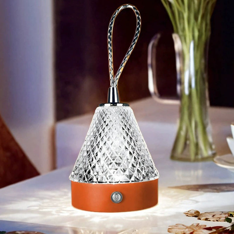 Lampe de table portable LED à chargement USB en acrylique conique et métal pour chambre à coucher 
