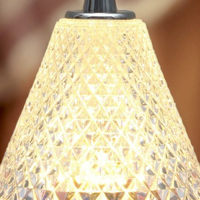Lampe de table portable LED à chargement USB en acrylique conique et métal pour chambre à coucher 