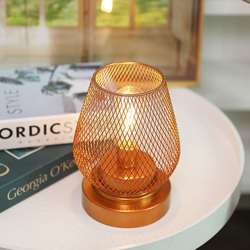 Zeitgenössische Einfachheit Rose Eisen Mesh Cup Shade LED Tischlampe für das Schlafzimmer 