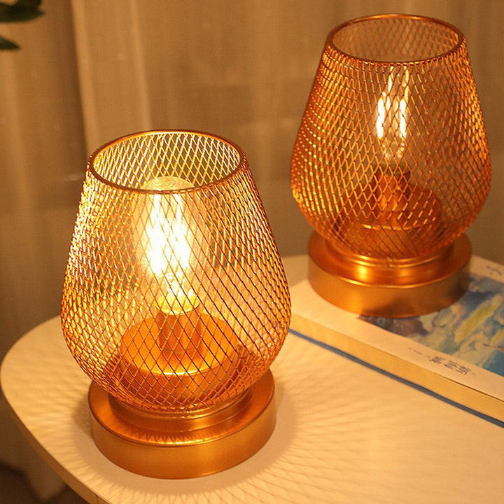Zeitgenössische Einfachheit Rose Eisen Mesh Cup Shade LED Tischlampe für das Schlafzimmer 