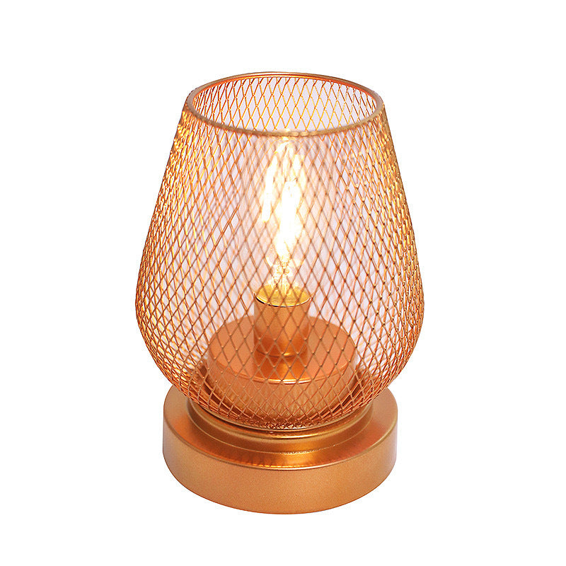 Zeitgenössische Einfachheit Rose Eisen Mesh Cup Shade LED Tischlampe für das Schlafzimmer 